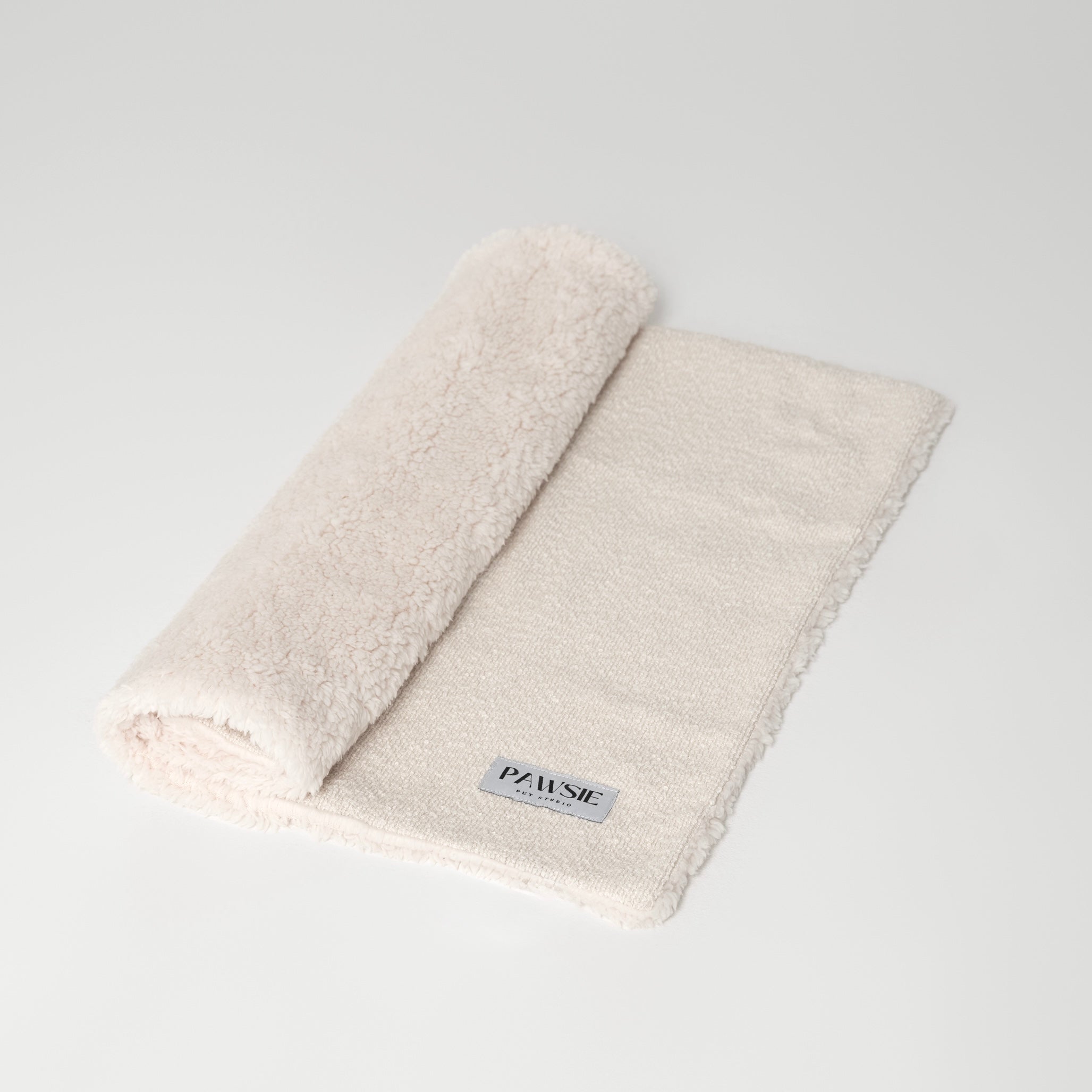 Bouclé Krém Kutyatakaró